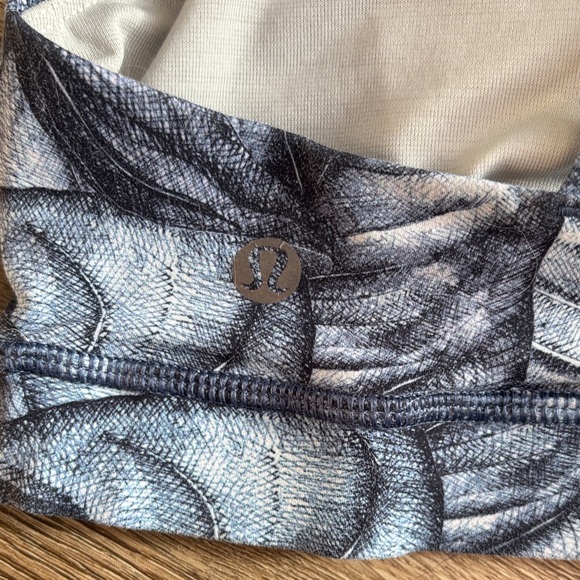 lululemon Energy Bra in a Nulux fabric with a Concrete Jungle print. - Picture 3 of 4